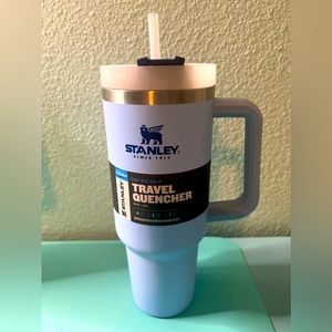 NEW Stanley Travel Quencher Tumbler 40 oz Cornflower Blue